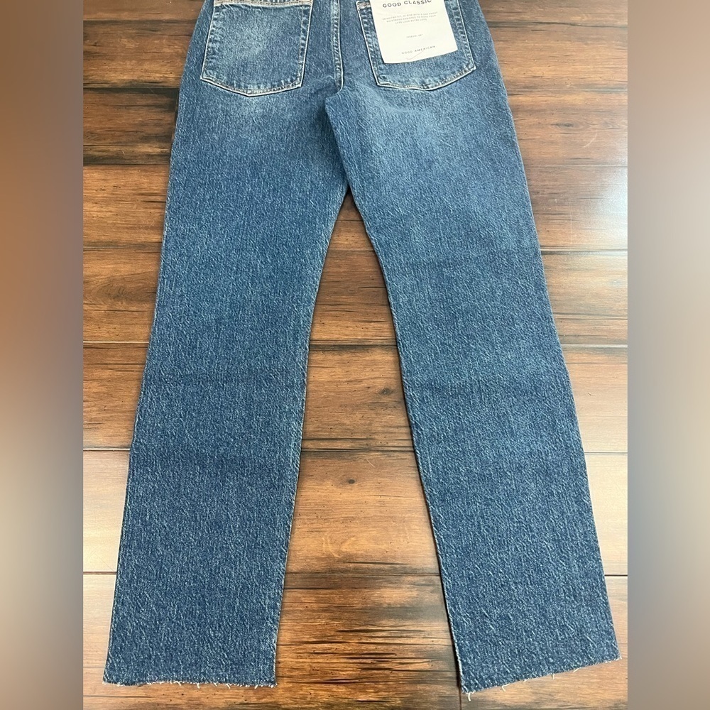 NWT - Good American Good Classic High Rise Straight Jeans - Size 2/26 - Picture 8 of 13